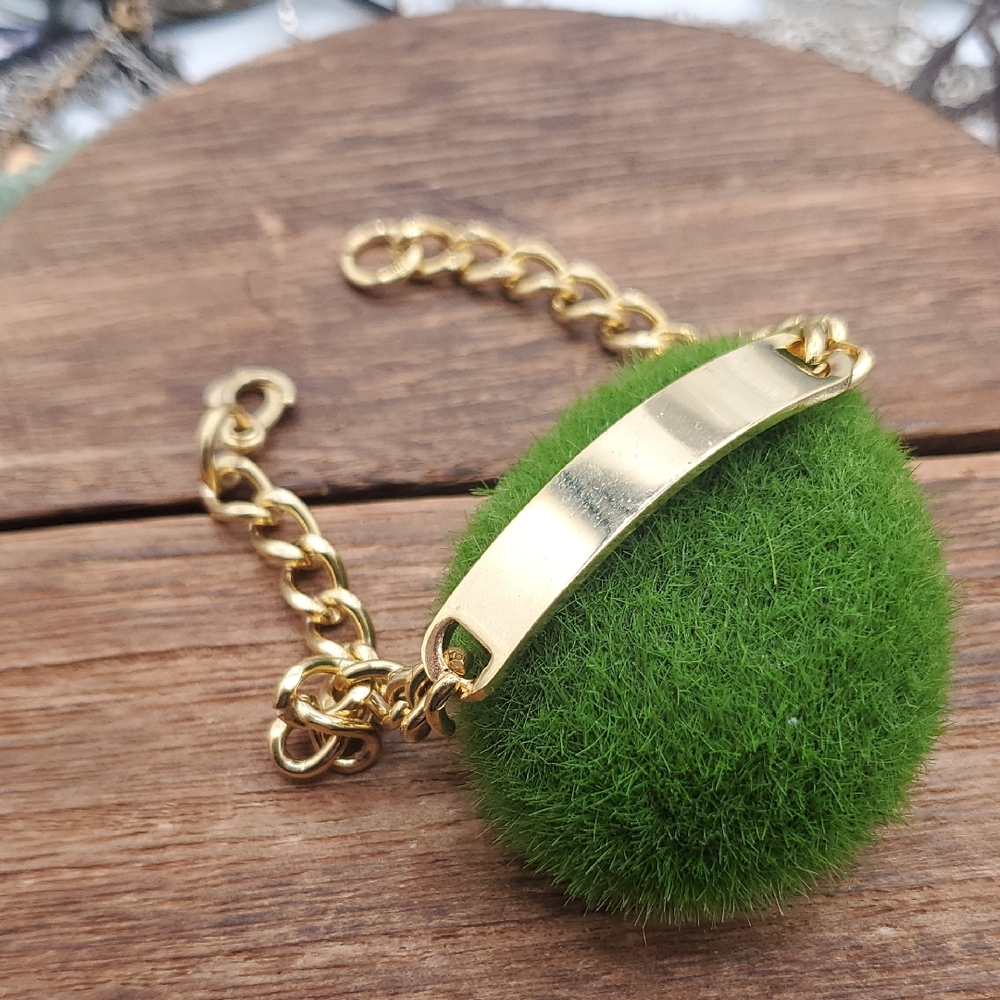 Gold Tone ID Chain Bracelet   B3436
